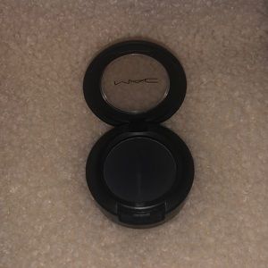 MAC COSMETICS- single eyeshadow in shade “typographic matte”